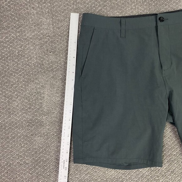 Vuori Aim Shorts Men's 36 Gray Lightweight Outdoor Golf Hiking Performance - Picture 10 of 12